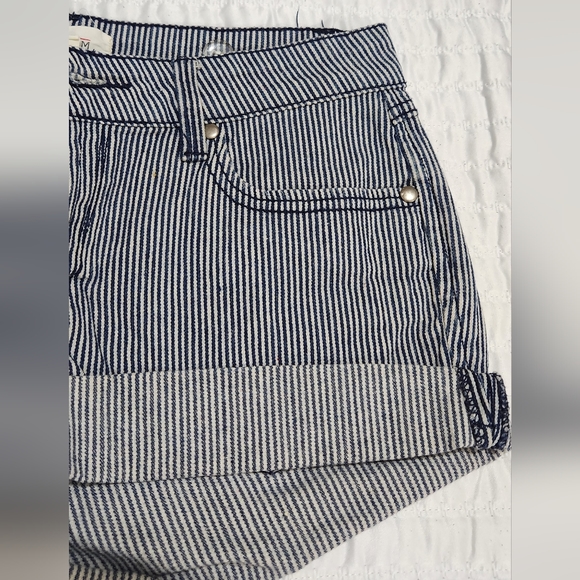 Forever 21 Stripe Denim Shorts Size 26 - Picture 8 of 13